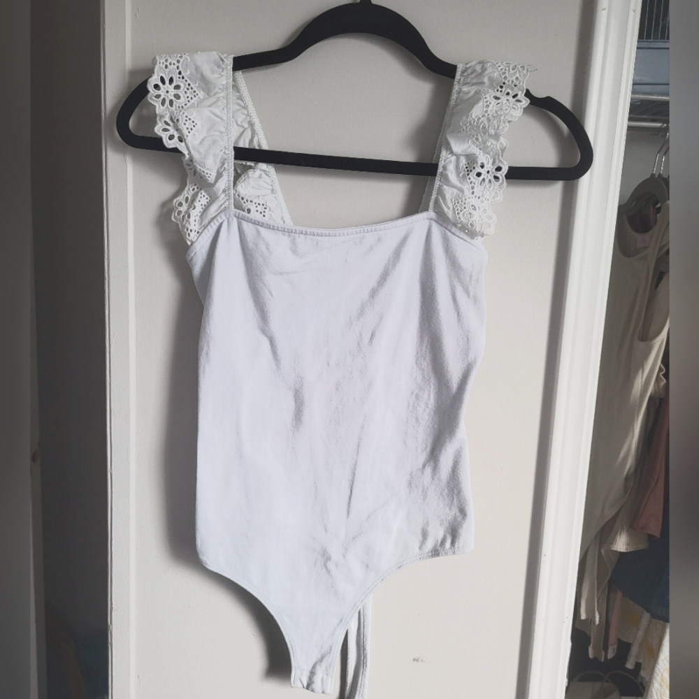 Pink Lily Boutique Eyelet Ruffle white Bodysuit Size Small
